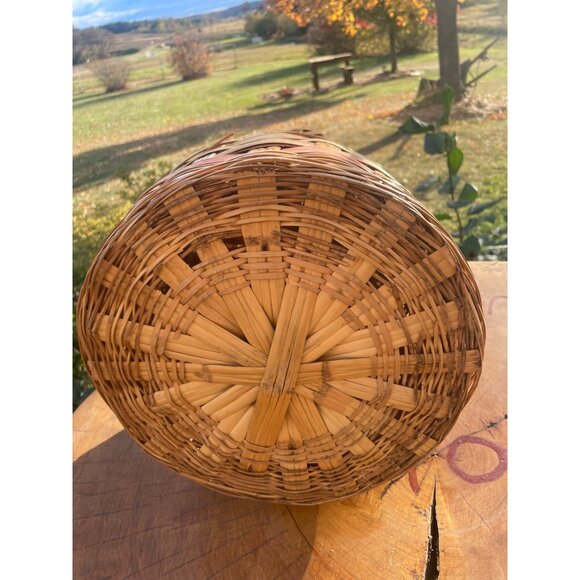 Vintage Woven Basket With Lid & Handle - Picture 7 of 7